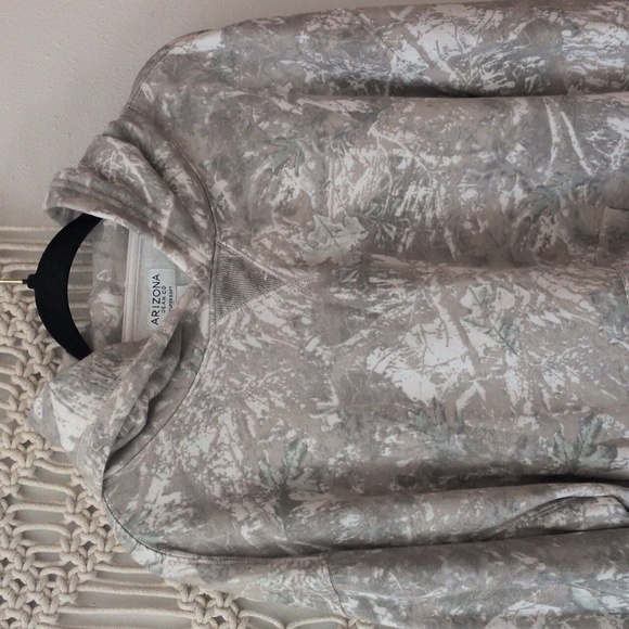Arizona Men's Super Soft Fleece Hoodie, Camouflage, Size Large, Like New - Picture 3 of 7